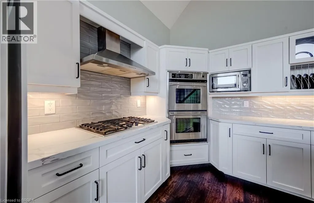 4 LAWREN S HARRIS Drive