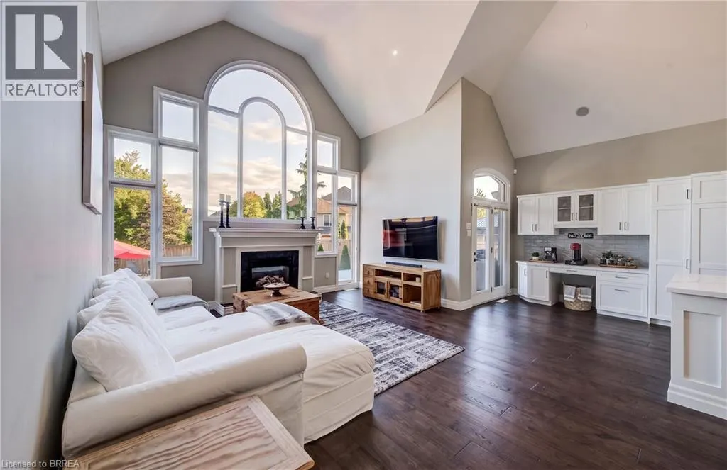 4 LAWREN S HARRIS Drive