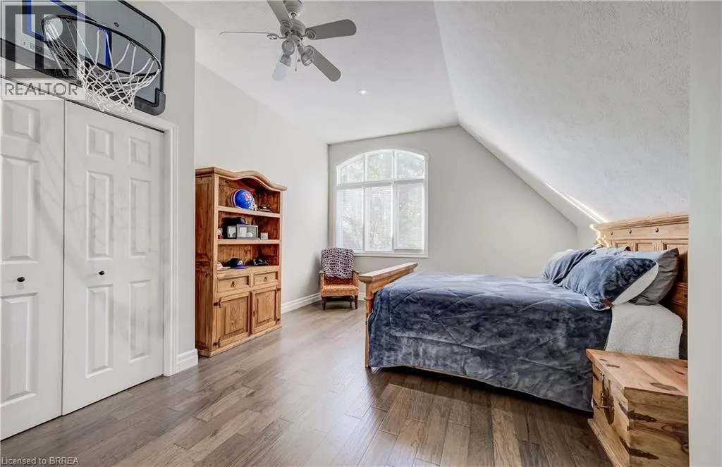 4 LAWREN S HARRIS Drive