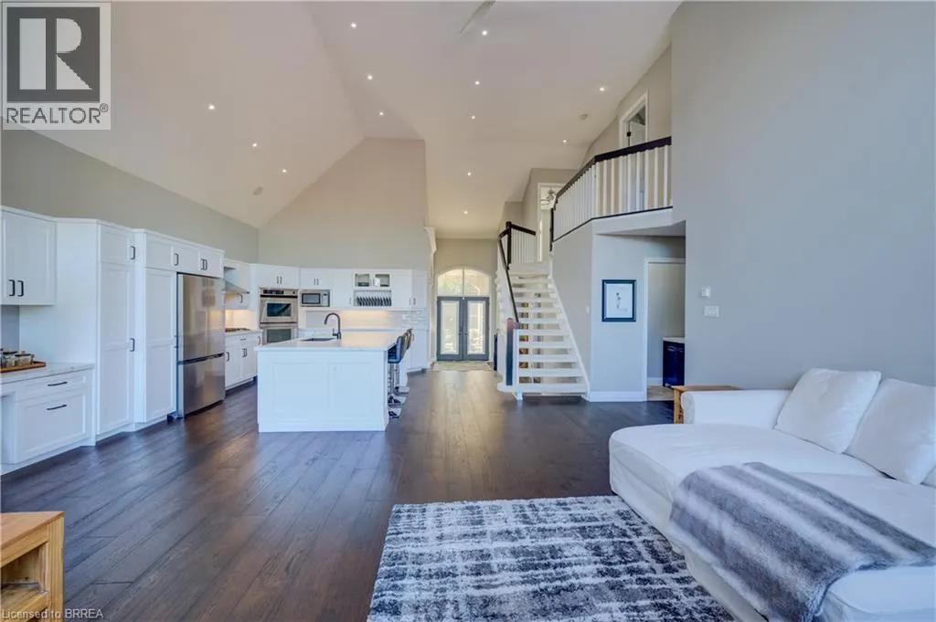 4 LAWREN S HARRIS Drive