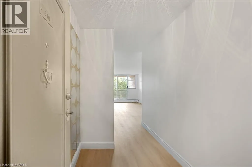 975 WARWICK Court Unit# 310 #310