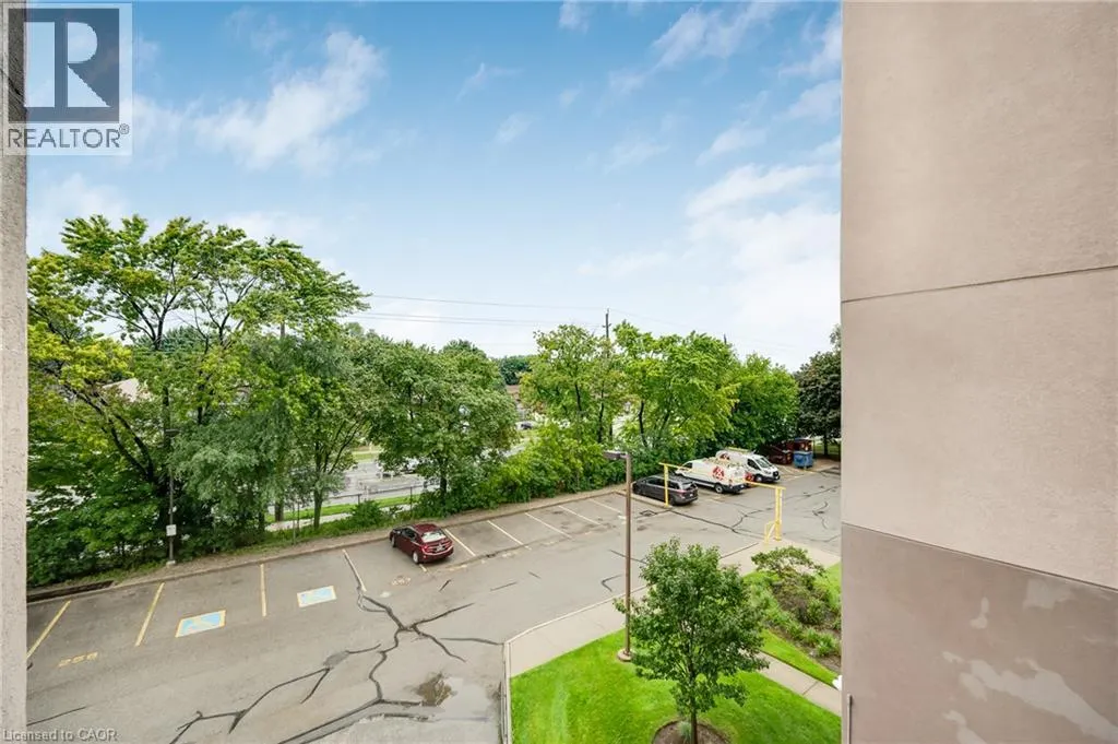 975 WARWICK Court Unit# 310 #310