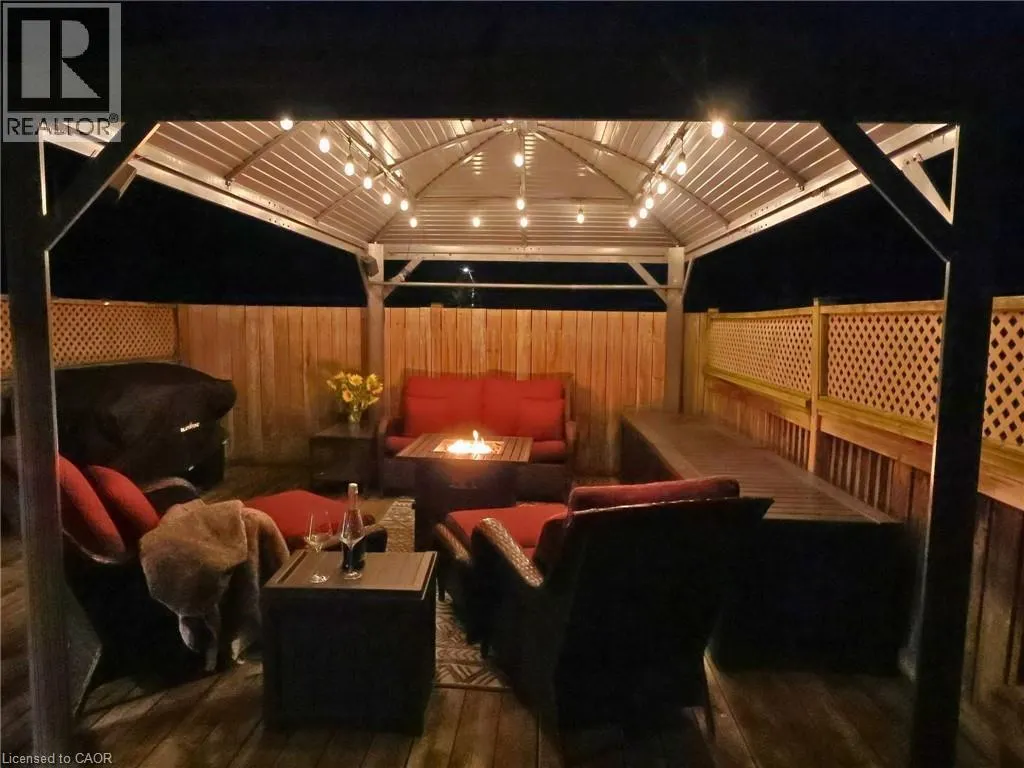 53 APPLEWOOD Street
