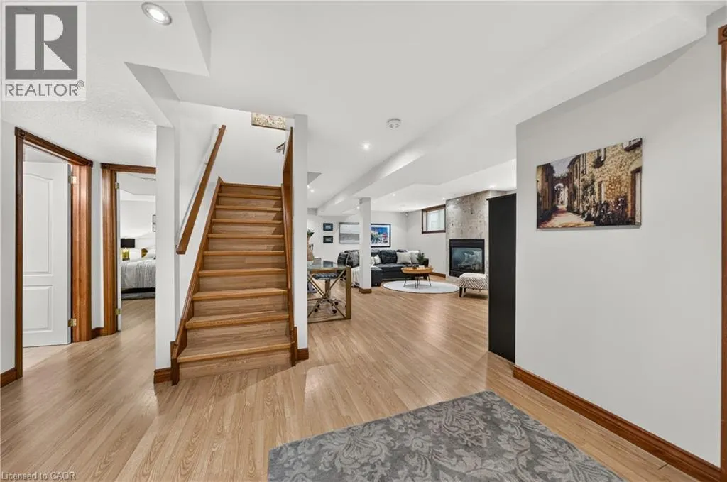 52 ARCHWOOD Crescent