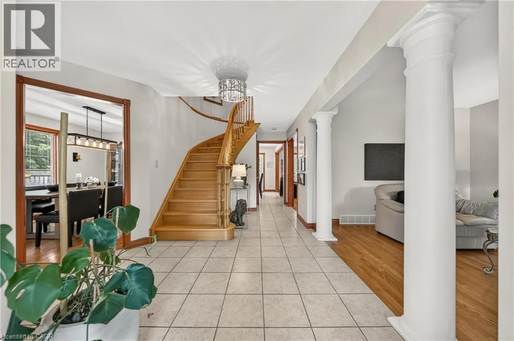 52 ARCHWOOD Crescent