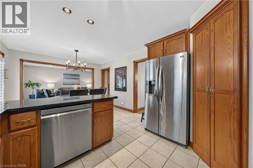 52 ARCHWOOD Crescent
