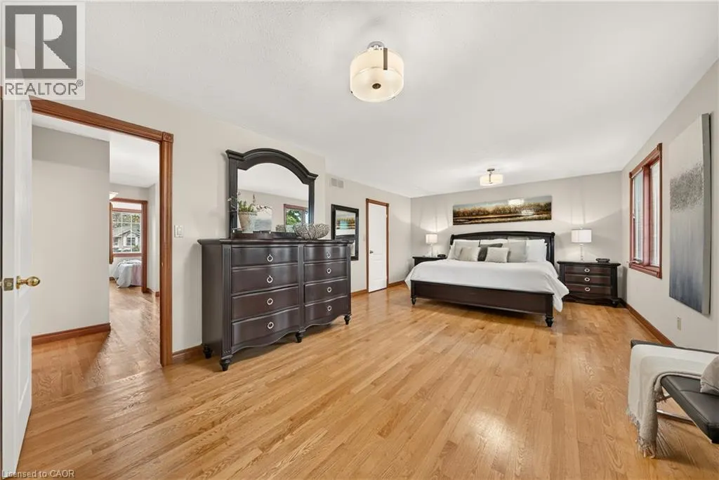 52 ARCHWOOD Crescent