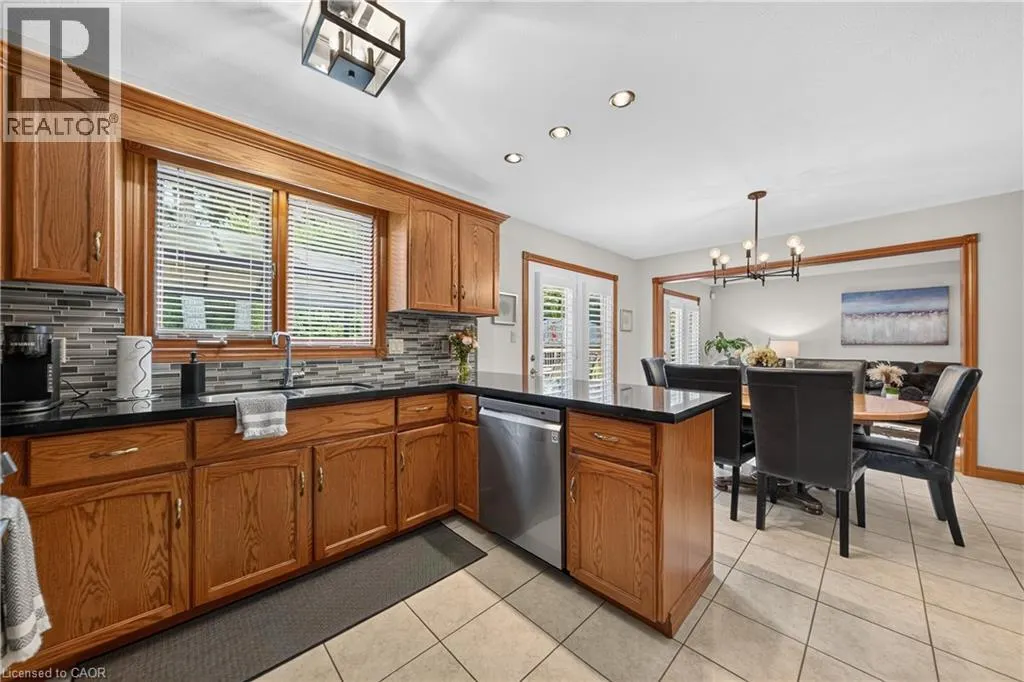 52 ARCHWOOD Crescent