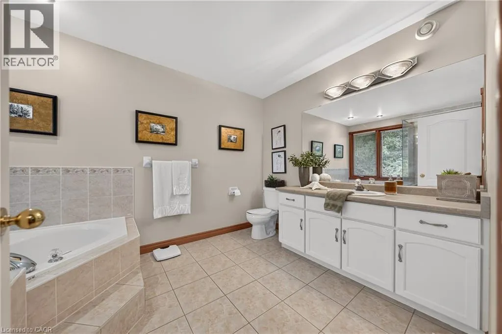 52 ARCHWOOD Crescent
