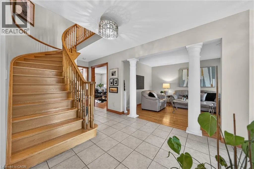 52 ARCHWOOD Crescent