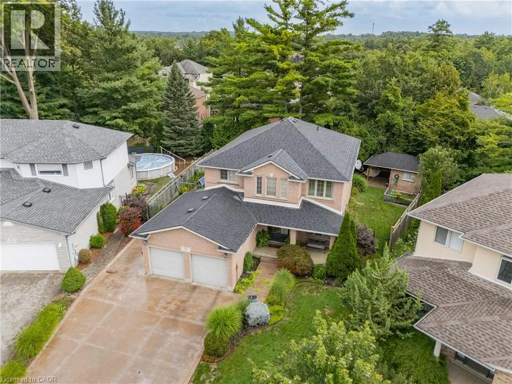 52 ARCHWOOD Crescent