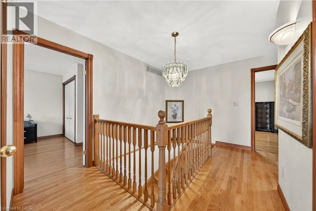 52 ARCHWOOD Crescent