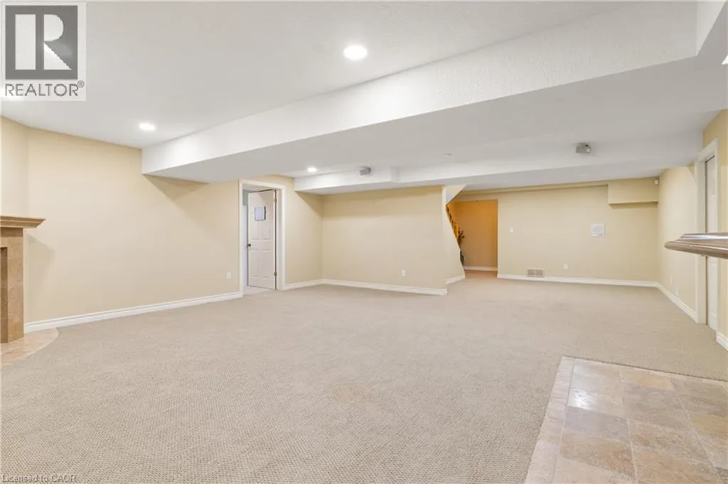 648 BAYHAMPTON Crescent