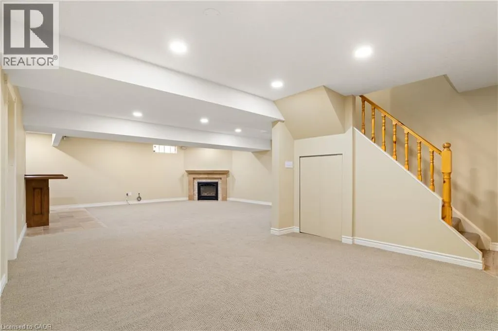 648 BAYHAMPTON Crescent