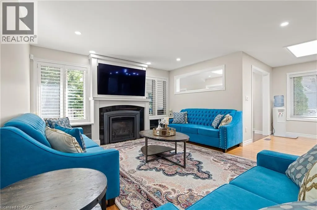 648 BAYHAMPTON Crescent