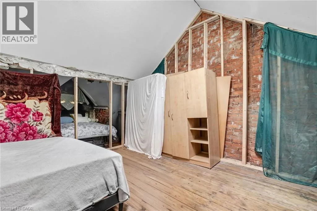 199 N LOCKE Street N