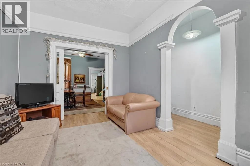 199 N LOCKE Street N