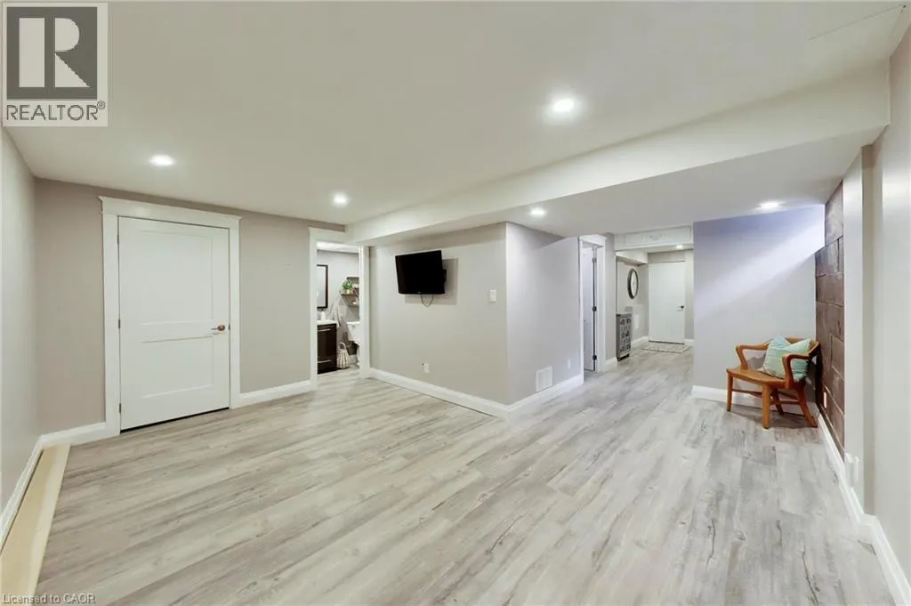 38 UDELL Way