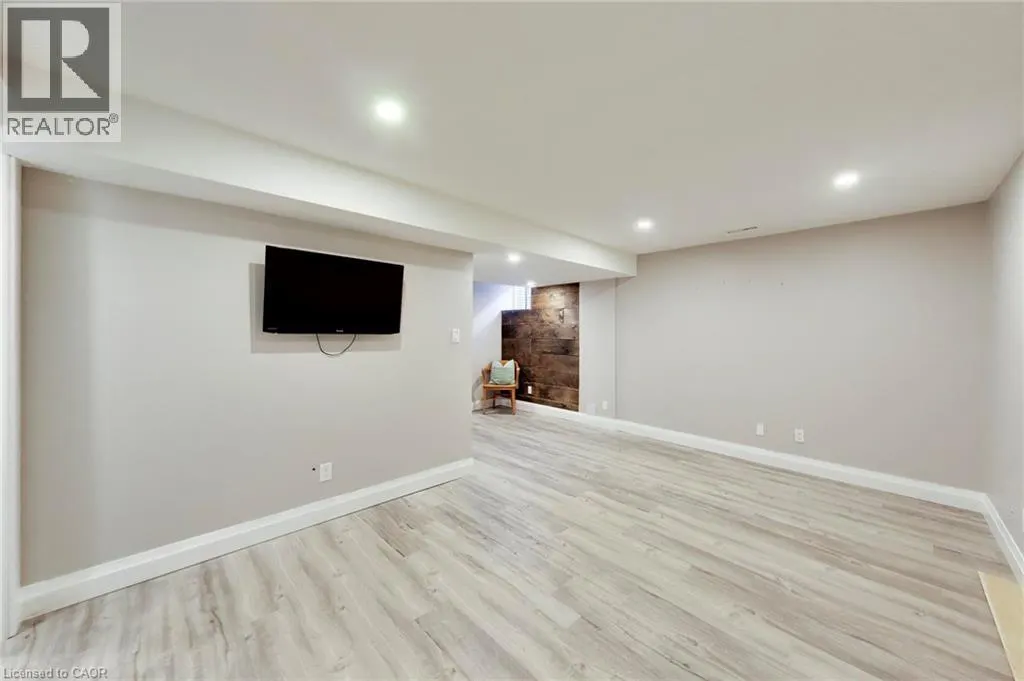 38 UDELL Way