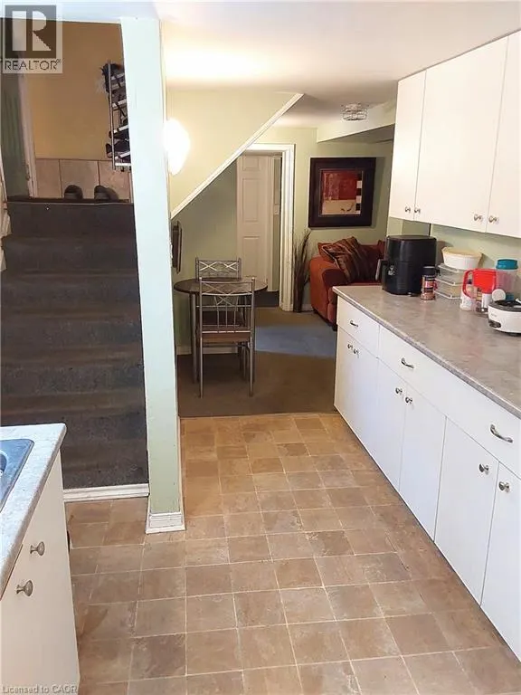 16 FOREST HILL Road
