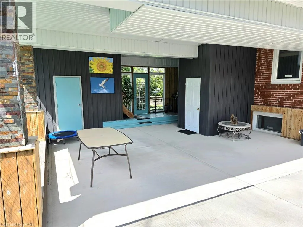 16 FOREST HILL Road