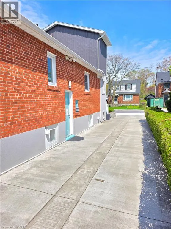 16 FOREST HILL Road