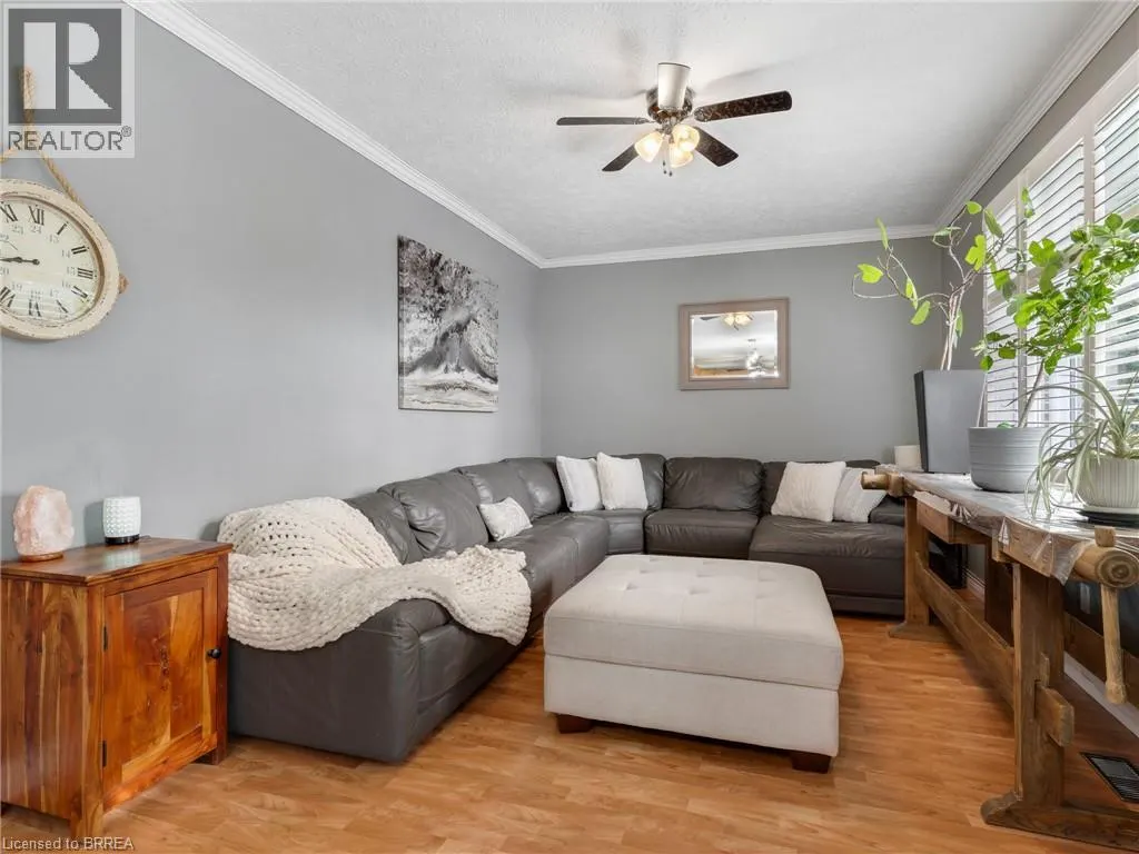 42 EMIDIO Crescent