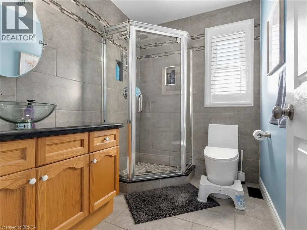42 EMIDIO Crescent