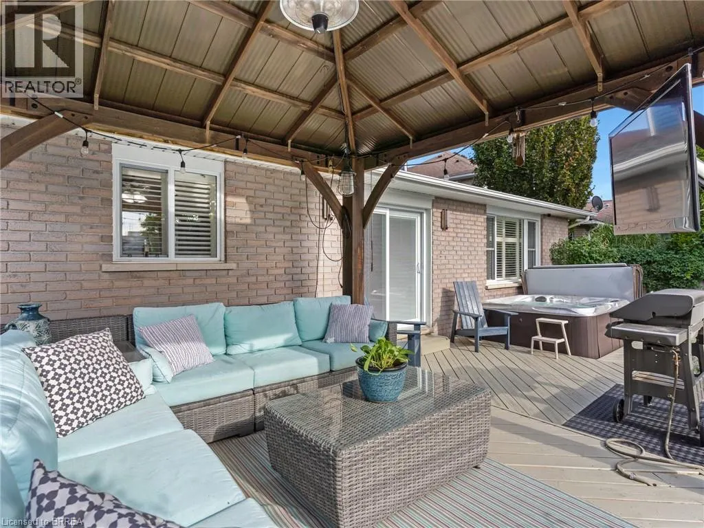 42 EMIDIO Crescent