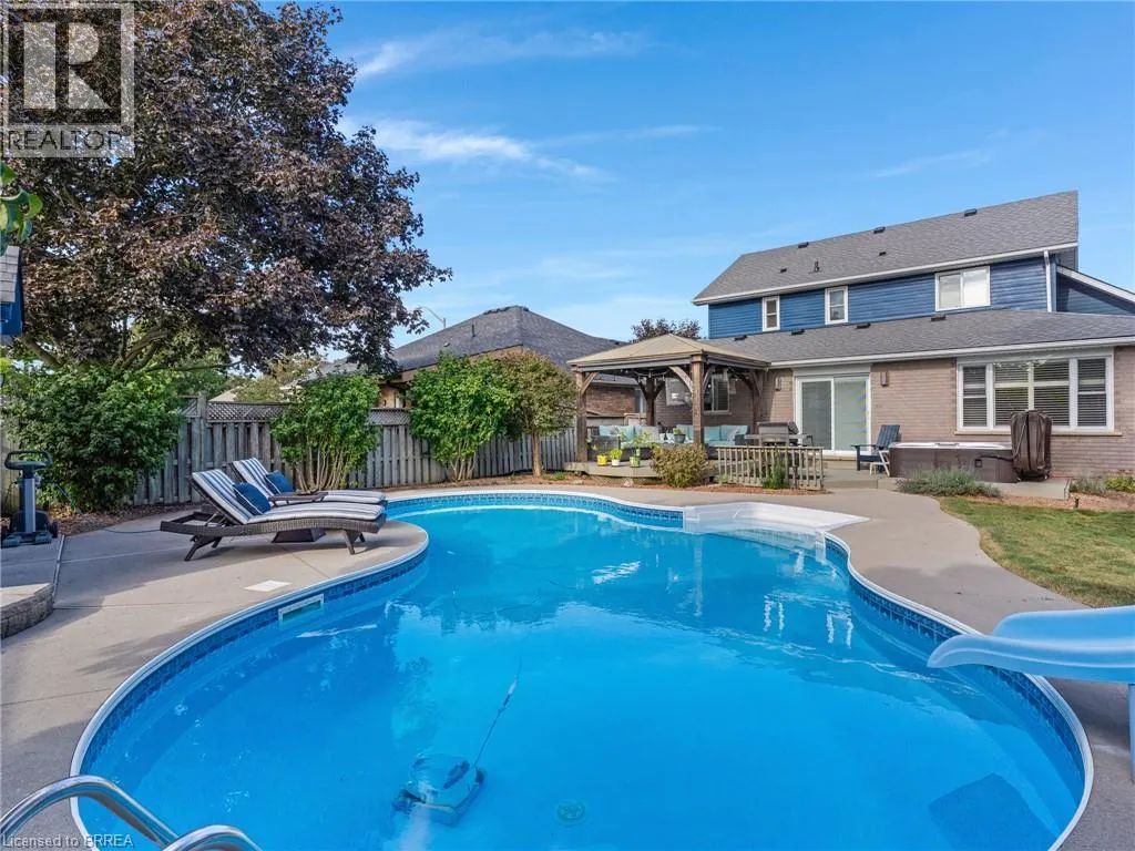 42 EMIDIO Crescent
