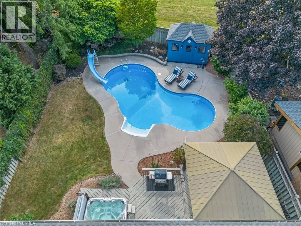 42 EMIDIO Crescent