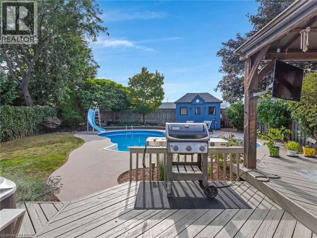 42 EMIDIO Crescent