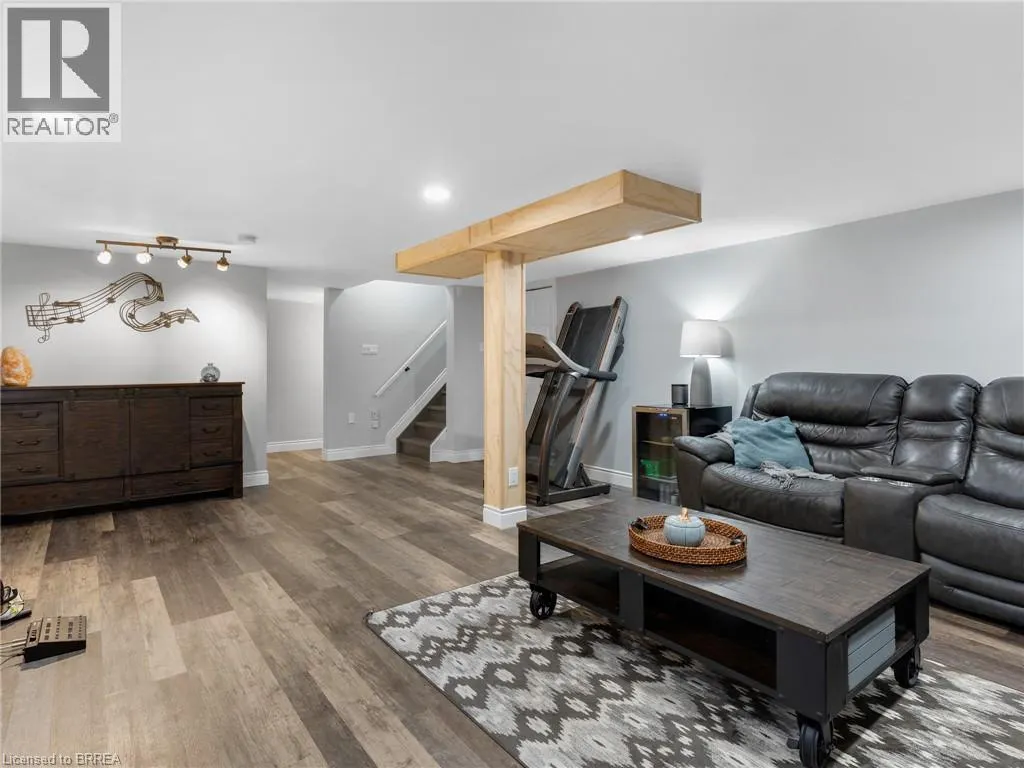 42 EMIDIO Crescent