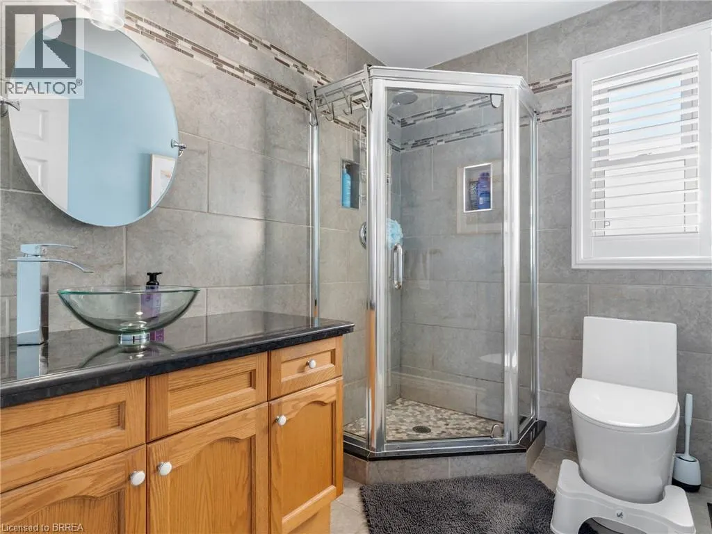42 EMIDIO Crescent