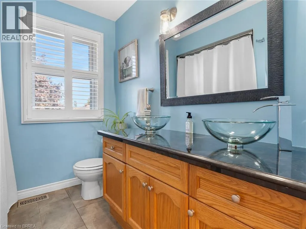 42 EMIDIO Crescent