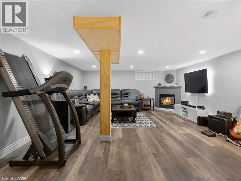42 EMIDIO Crescent