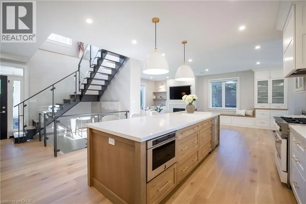 407 MAPLE GROVE Drive