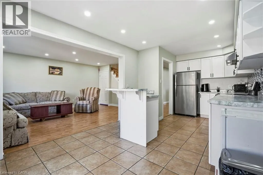31 PEACHWOOD Crescent