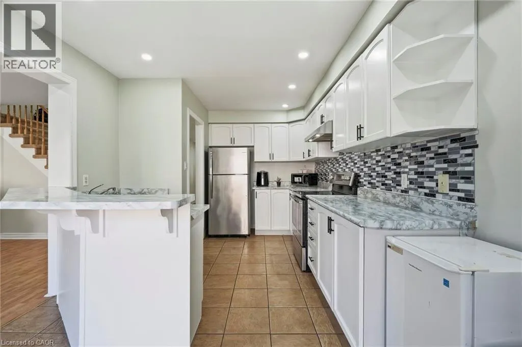 31 PEACHWOOD Crescent