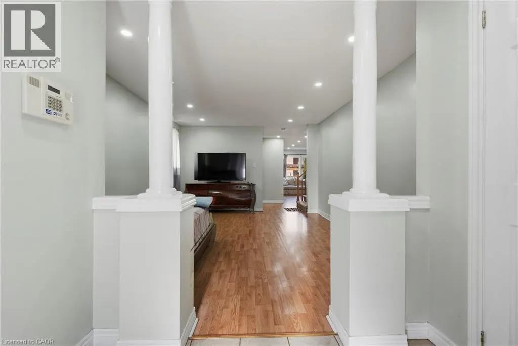 31 PEACHWOOD Crescent