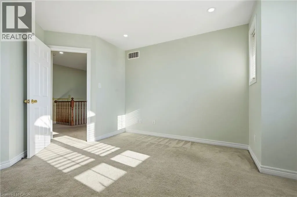 31 PEACHWOOD Crescent