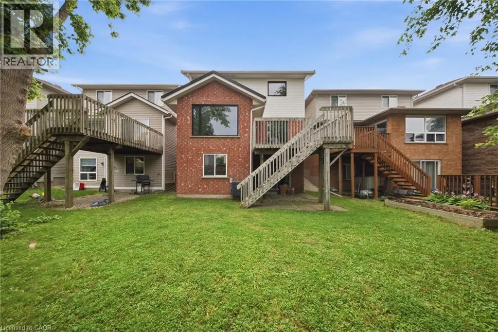 19 BOULDER Crescent
