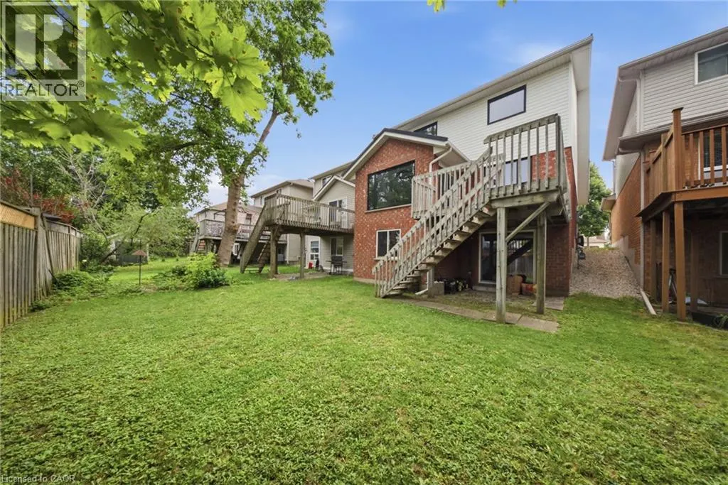 19 BOULDER Crescent