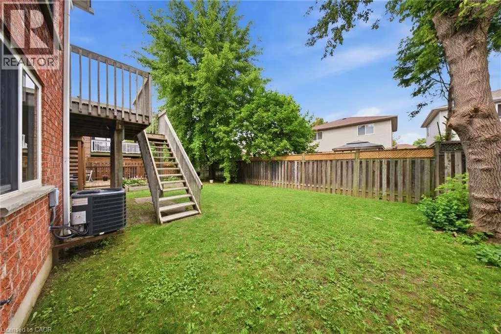 19 BOULDER Crescent