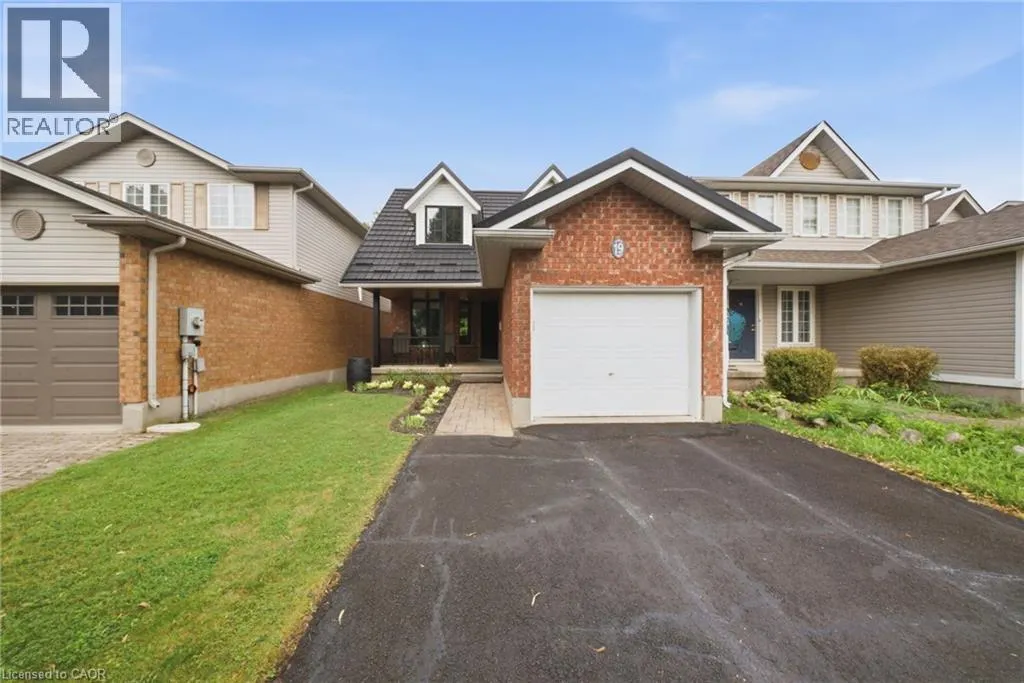 19 BOULDER Crescent
