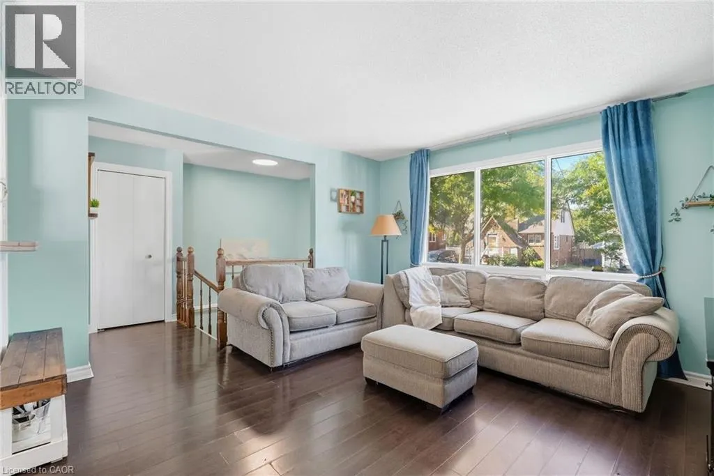 34 GRANTHAM Avenue S
