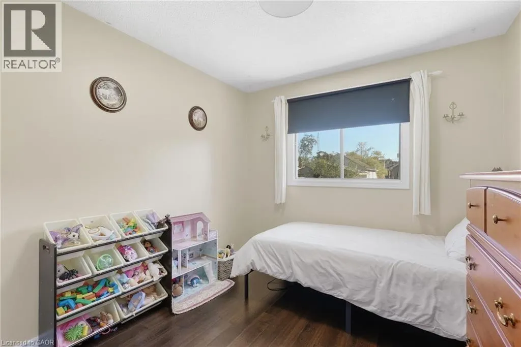 34 GRANTHAM Avenue S