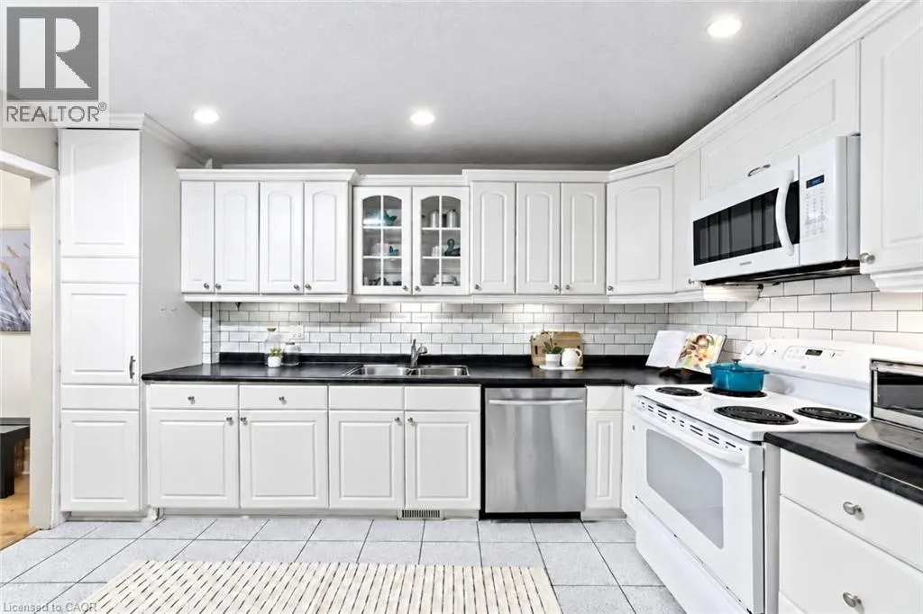 1270 GAINSBOROUGH Drive Unit# 61 #61