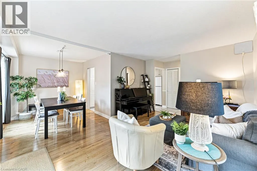 1270 GAINSBOROUGH Drive Unit# 61 #61