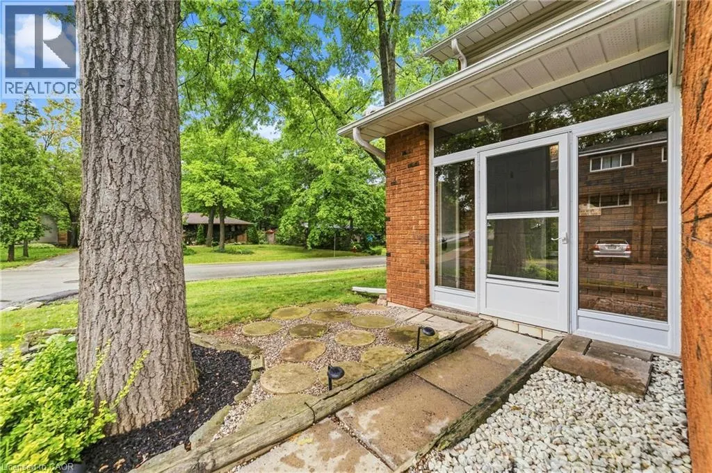 1270 GAINSBOROUGH Drive Unit# 61 #61